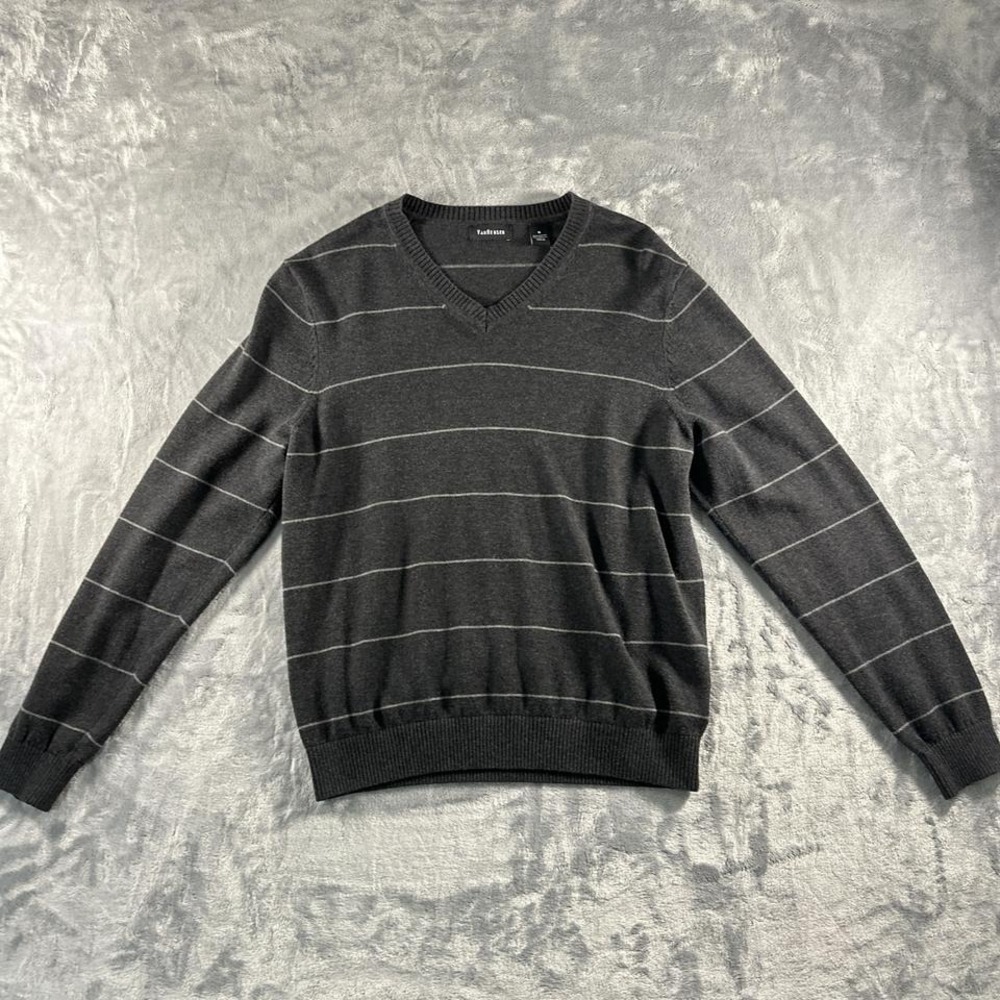 Grey Van‎ Heusen V-neck sweater